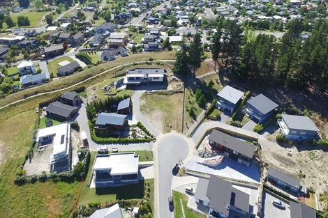 Photo of property in 17 Bovett Place, Wanaka, 9305