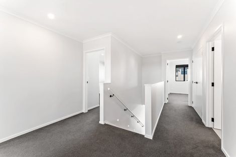 Photo of property in 17 Seafarer Crescent, Stanmore Bay, Whangaparaoa, 0932