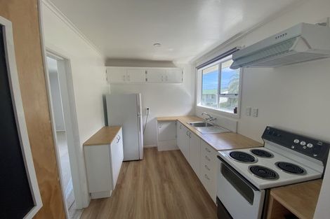 Photo of property in 1/10 Mckelvey Place, Tawa, Wellington, 5028