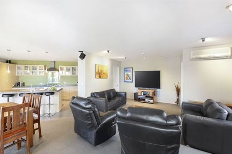 Photo of property in 25 Linkwater Way, Parklands, Christchurch, 8083