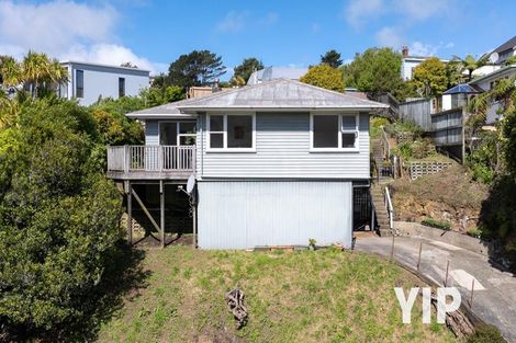 Photo of property in 114 Newlands Road, Newlands, Wellington, 6037
