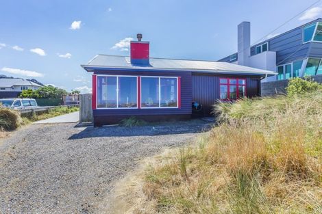 Photo of property in 1/48 Lyall Parade, Lyall Bay, Wellington, 6022