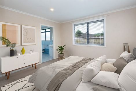 Photo of property in 96 Redcastle Drive, East Tamaki, Auckland, 2013
