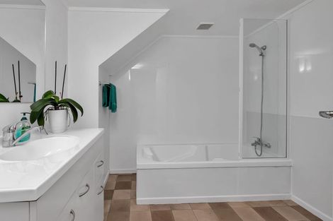 Photo of property in 122 Parakiore Road, Ngararatunua, Whangarei, 0176