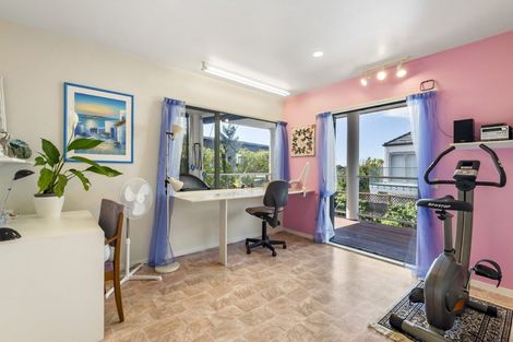 Photo of property in 1/20 Tui Glen Road, Birkenhead, Auckland, 0626