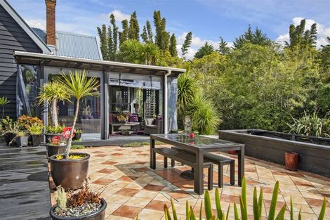 Photo of property in 305 Whananaki Road North, Opuawhanga, Hikurangi, 0181