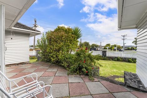 Photo of property in 107 Taylor Road, Mangere Bridge, Auckland, 2022