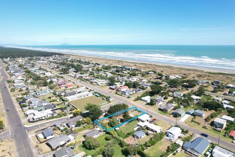 Photo of property in 98 Park Avenue, Waitarere Beach, Levin, 5510