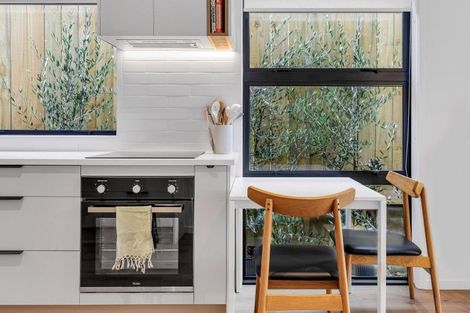 Photo of property in 1092b Great North Road, Point Chevalier, Auckland, 1022