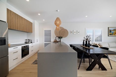 Photo of property in 13 Mcgibbon Lane, Jacks Point, 9371