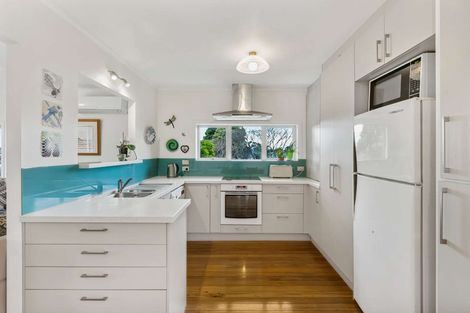 Photo of property in 6 Woodward Avenue, Mangere Bridge, Auckland, 2022