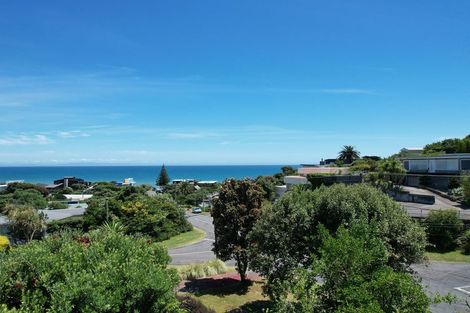 Photo of property in 18 Jeep Road, Raumati South, Paraparaumu, 5032