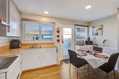 Photo of property in 2/7 Curletts Road, Sockburn, Christchurch, 8042