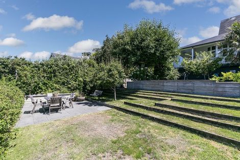 Photo of property in 8 Robieson Lane, Roseneath, Wellington, 6011