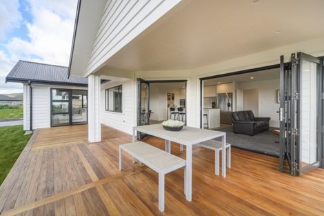 Photo of property in 21 Silicon Way, Fitzherbert, Palmerston North, 4410