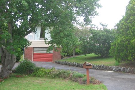 Photo of property in 11 Deuxberry Avenue, Northcote, Auckland, 0627