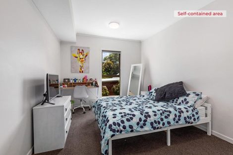 Photo of property in 3 Oak Avenue, Paremata, Porirua, 5024