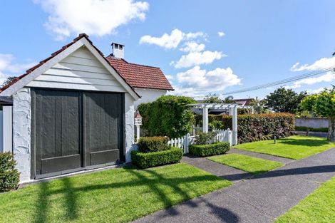 Photo of property in 14 Rewiti Avenue, Takapuna, Auckland, 0622