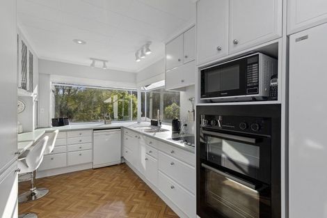 Photo of property in 4 Harewood Grove, Pinehaven, Upper Hutt, 5019