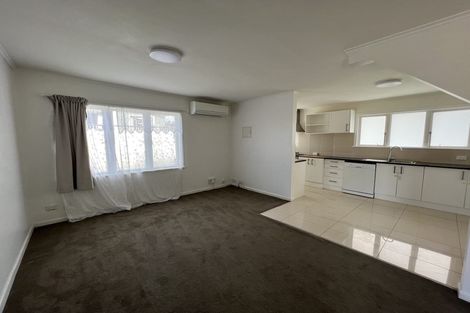 Photo of property in 4 Vanguard Road, Kelston, Auckland, 0602