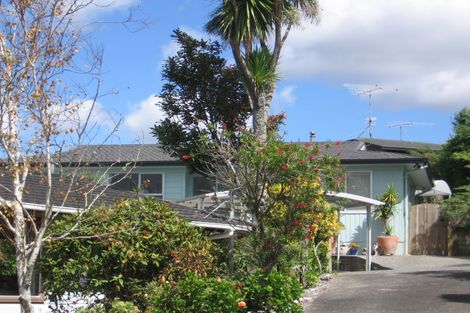 Photo of property in 28 Macnay Way, Murrays Bay, Auckland, 0630