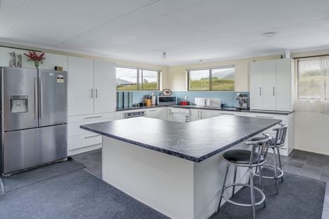 Photo of property in 196 Fairfax Street, Murchison, 7007