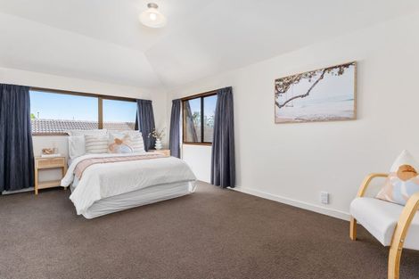 Photo of property in 2/117a Prestons Road, Redwood, Christchurch, 8051