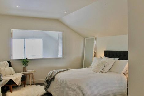 Photo of property in 15 Courtneys, West Harbour, Auckland, 0618