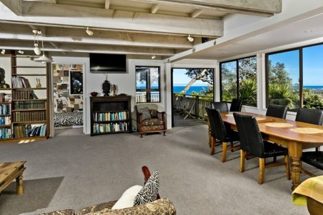 Photo of property in 107 Domain Crescent, Muriwai, 0881