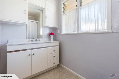 Photo of property in 122 Pah Road, Cockle Bay, Auckland, 2014