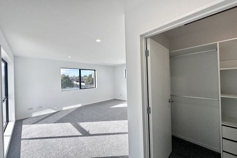Photo of property in 3b Glennandrew Drive, Half Moon Bay, Auckland, 2012