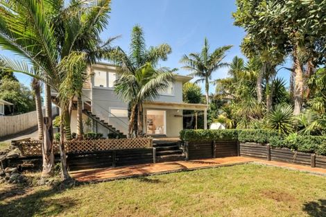 Photo of property in 105 Selwyn Crescent, Forrest Hill, Auckland, 0620