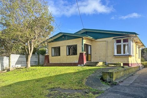 Photo of property in 37 Manuka Street, Castlecliff, Whanganui, 4501