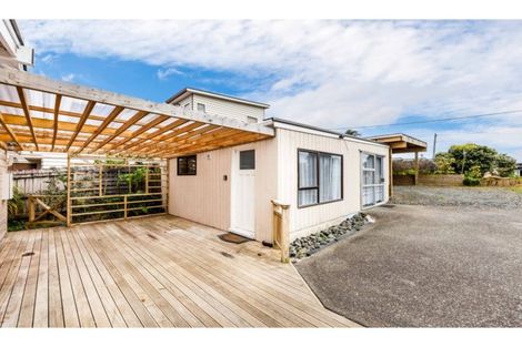 Photo of property in 70 Wade River Road, Stanmore Bay, Whangaparaoa, 0932