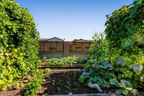 Photo of property in 2 Parkvue Drive, Bell Block, New Plymouth, 4312