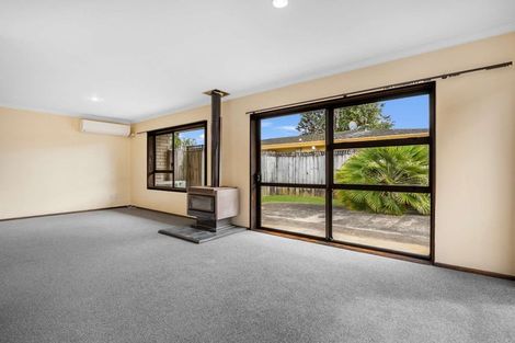 Photo of property in 2/12 Penrhyn Place, Mount Maunganui, 3116