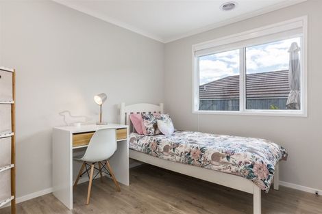 Photo of property in 3 Weatherdeck Close, Whitby, Porirua, 5024