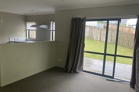 Photo of property in 21 Mona Vale, West Harbour, Auckland, 0618