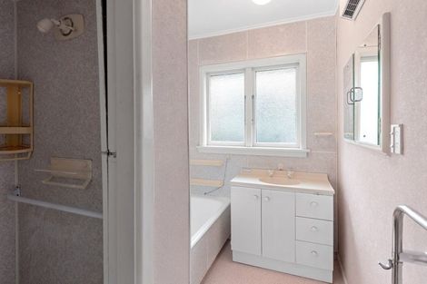 Photo of property in 1 Roscoe Street, Saint Martins, Christchurch, 8022