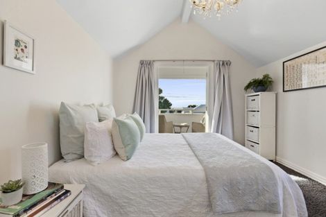 Photo of property in 5 Turnbull Road, Narrow Neck, Auckland, 0624