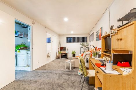 Photo of property in 36 Rhinevale Close, Henderson, Auckland, 0612