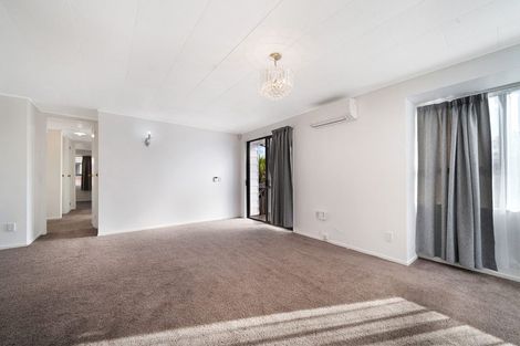 Photo of property in 11 Danube Lane, Glen Eden, Auckland, 0602