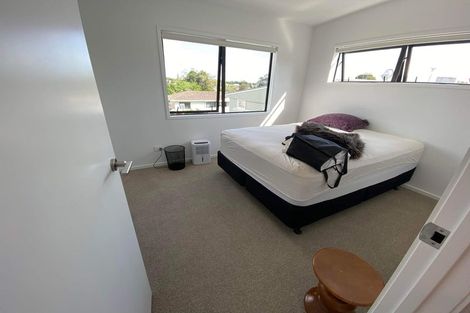 Photo of property in 1/60 Hepburn Road, Glendene, Auckland, 0602