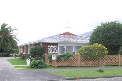 Photo of property in 30 Kanawa Street, Waikanae, 5036