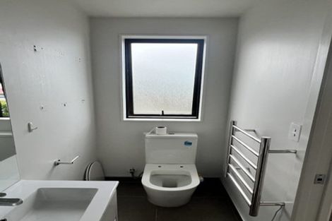 Photo of property in 4e Montmere Avenue, Te Atatu Peninsula, Auckland, 0610