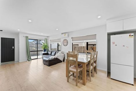 Photo of property in 222c Pakuranga Road, Pakuranga Heights, Auckland, 2010