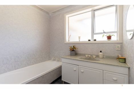 Photo of property in 76 Rhodes Street, Waimate, 7924