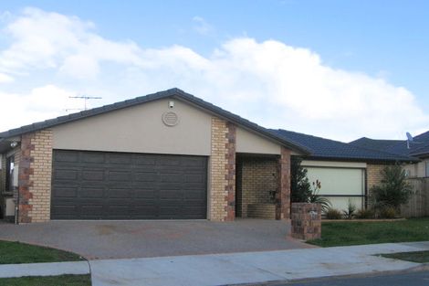 Photo of property in 14 Speyside Crescent, Flat Bush, Auckland, 2016