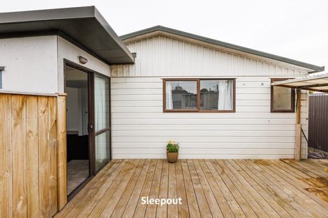 Photo of property in 17 Pinedale Parade, Milson, Palmerston North, 4414