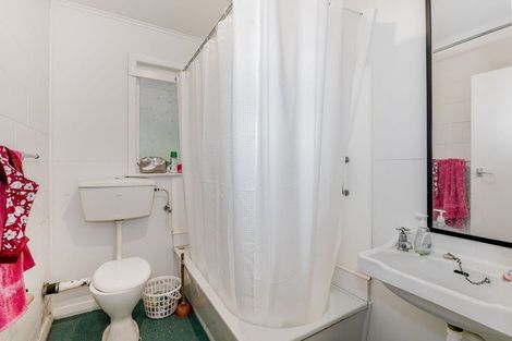 Photo of property in 138 Reynolds Street, Taita, Lower Hutt, 5011